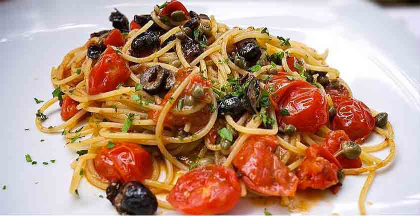 Spaghetti di Gragnano alla Chiummenzana, ricetta tipica caprese