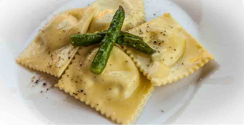 Ravioli agli asparagi selvatici