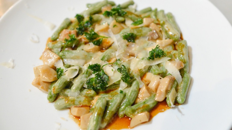 Cavatelli agli spinaci con funghi porcini