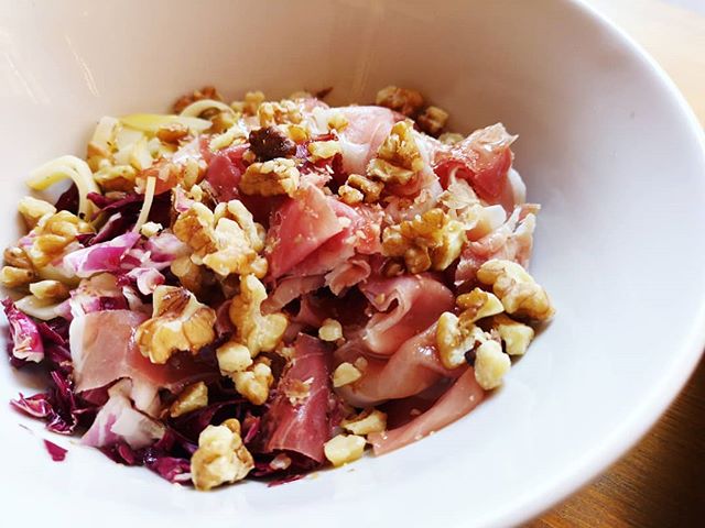 Insalata di radicchio, speck e noci