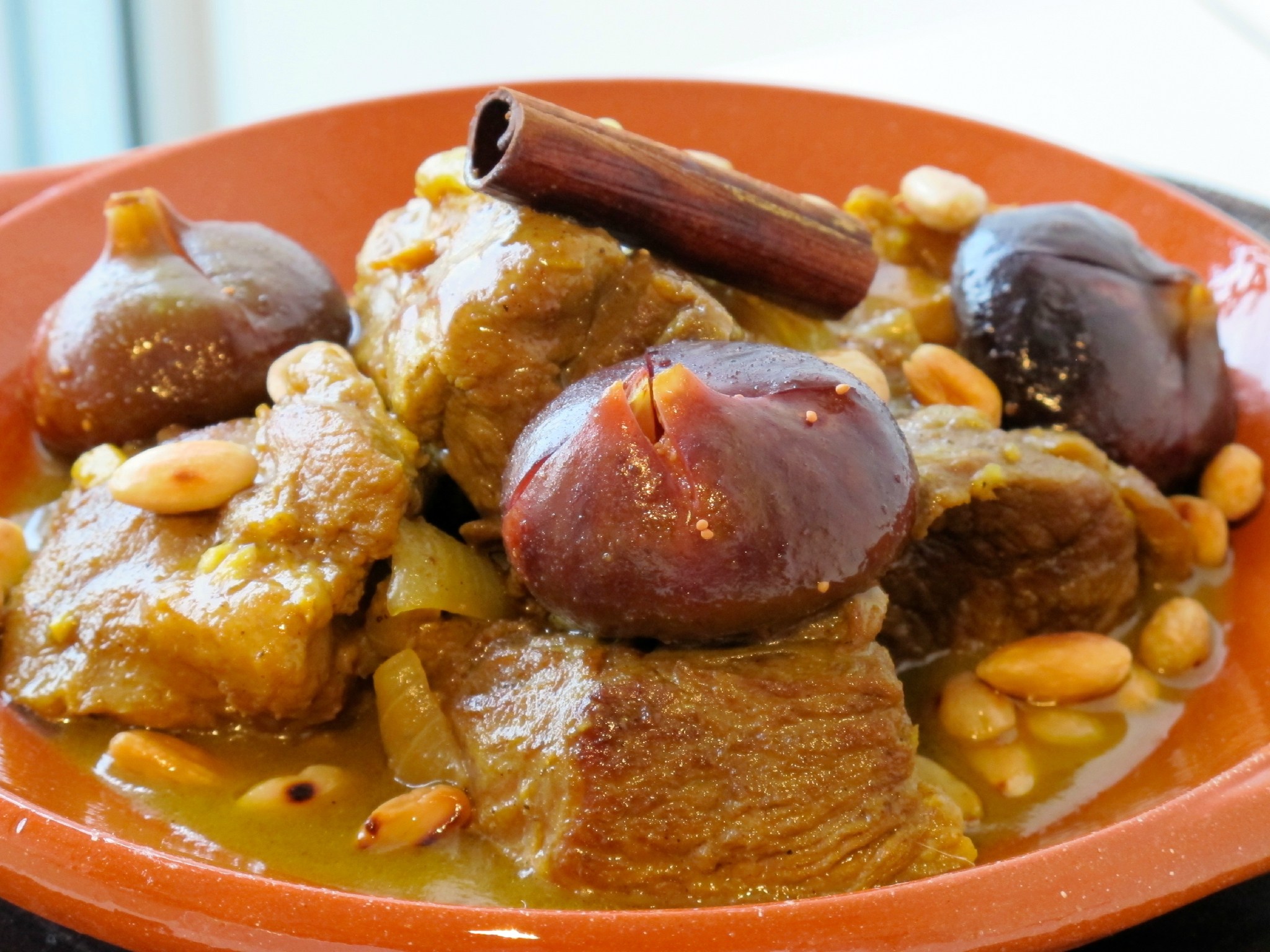 cucina-marocchina-tajine-di-carne-e-fichi-arabpress