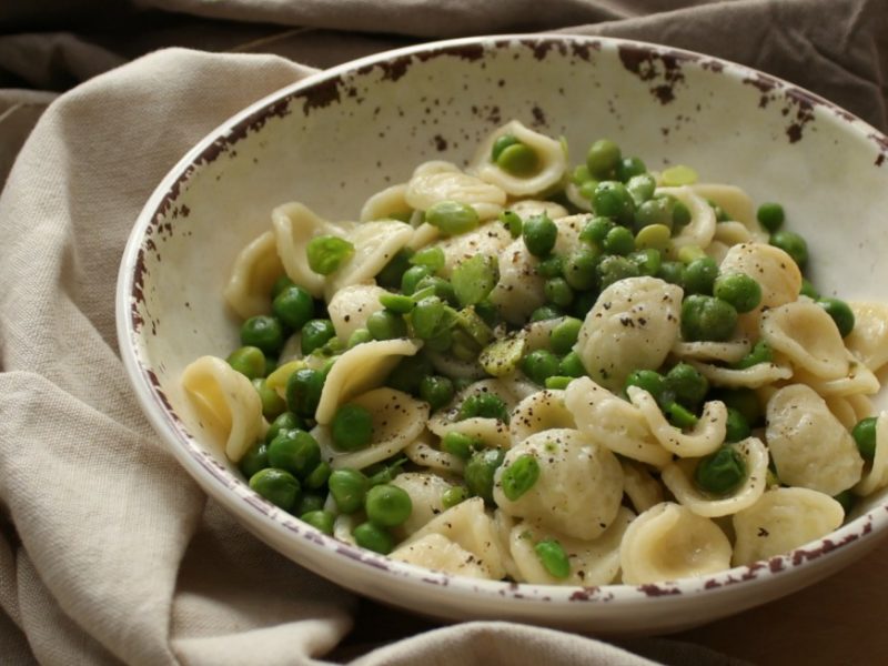 orecchiette-fave-e-piselli
