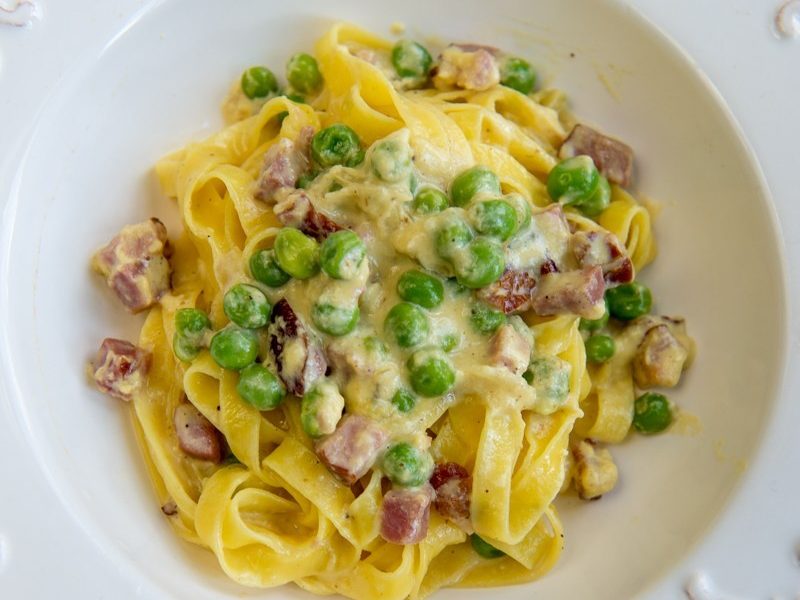 Fettuccine-alla-papalina