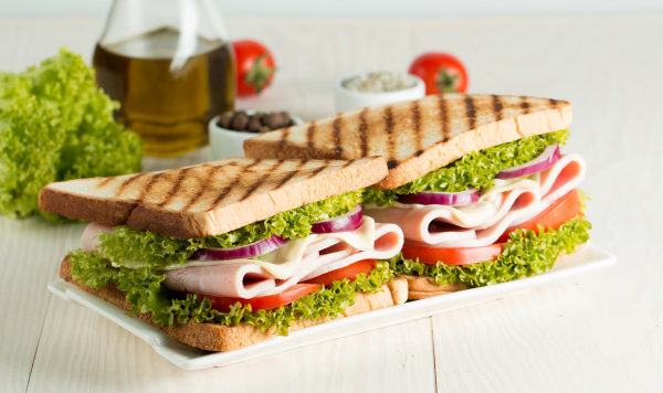 foto-di-close-up-di-un-club-sandwich_105495-18